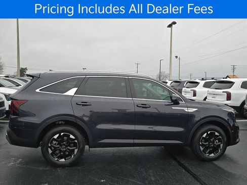 New 2026 Kia Sorento S AWD/4WD image 2
