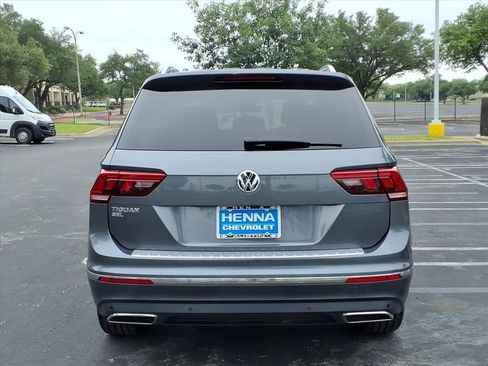 Used 2021 Volkswagen Tiguan SEL FWD image 7