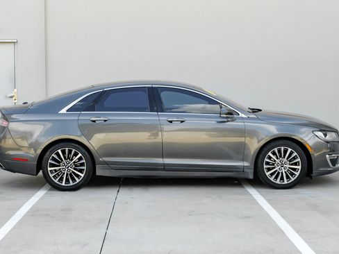 Used 2017 Lincoln MKZ Premiere FWD image 10