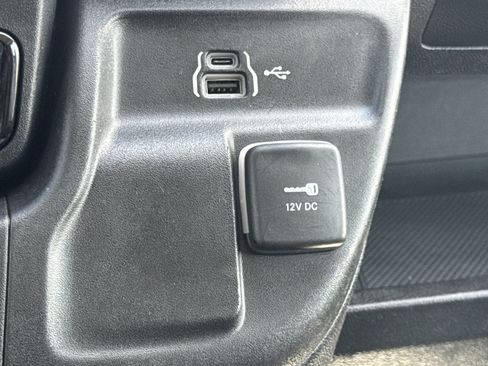 Used 2025 RAM ProMaster 2500 w/ Convenience Group FWD image 14