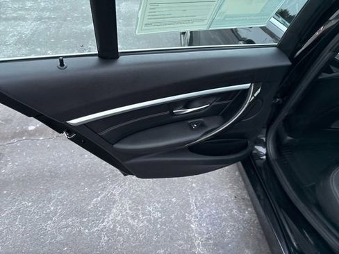 Used 2017 BMW 330i xDrive Sedan image 19