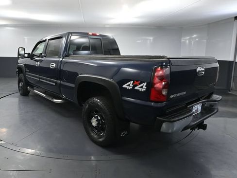 Used 2005 Chevrolet Silverado 2500 LS w/ Heavy-Duty Power Package AWD/4WD image 7