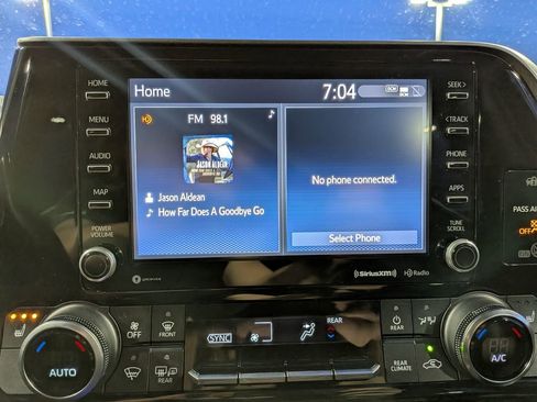 Used 2022 Toyota Highlander XLE image 22