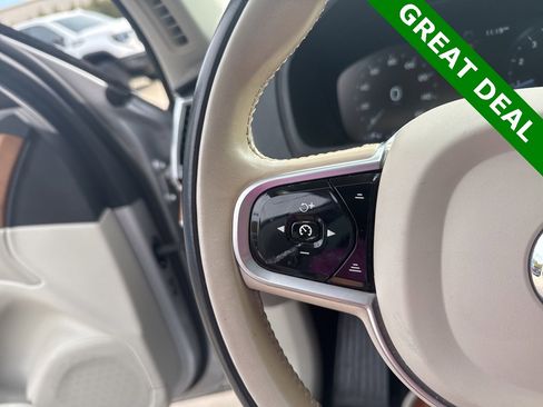 Used 2021 Volvo XC90 T6 Momentum w/ Advanced Package image 24