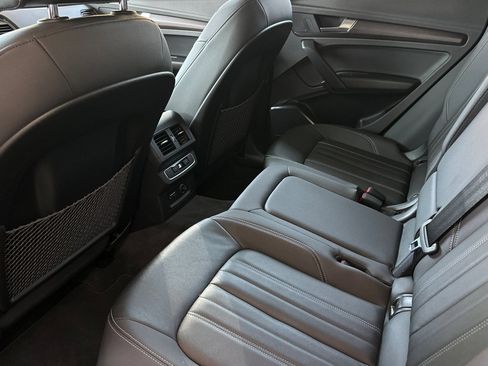 Used 2022 Audi Q5 2.0T Premium w/ Convenience Package AWD/4WD image 11