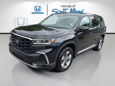 Certified 2025 Honda Pilot EX-L image 3