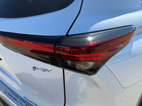 Used 2026 Toyota Highlander Platinum AWD/4WD image 12