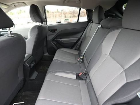 Used 2025 Subaru Crosstrek 2.0i Premium image 7