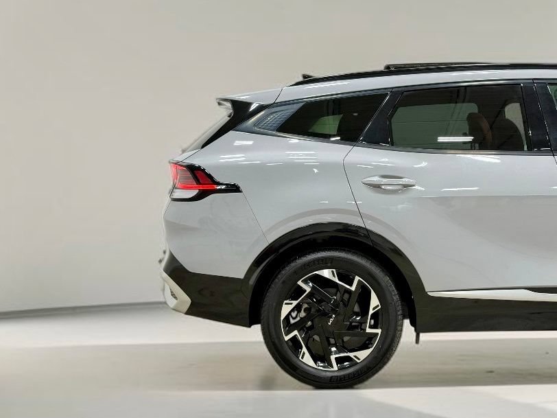 Used 2023 Kia Sportage SX FWD image 4
