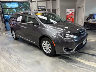 Used 2018 Chrysler Pacifica Touring-L Plus FWD video 1