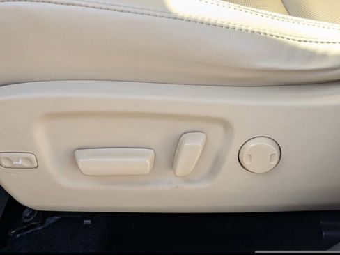 Used 2016 Toyota Highlander Limited image 20