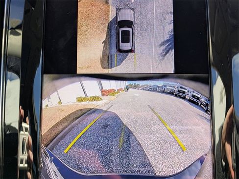 Certified 2025 Volvo XC60 B5 Plus image 21