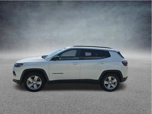 Used 2022 Jeep Compass Latitude w/ Convenience Group FWD image 5