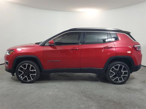 Used 2017 Jeep Compass Limited image 4