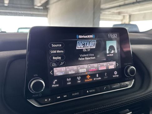 Used 2025 Nissan Rogue SV AWD/4WD image 17