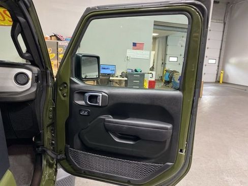 Used 2024 Jeep Wrangler Sport AWD/4WD image 25