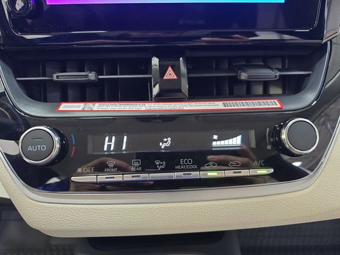 Used 2025 Toyota Corolla LE image 21