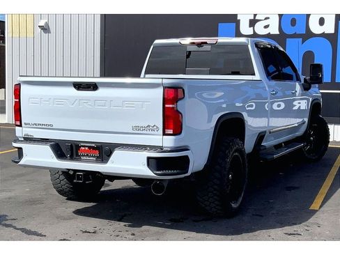 Used 2026 Chevrolet Silverado 3500 High Country w/ Technology Package AWD/4WD image 15