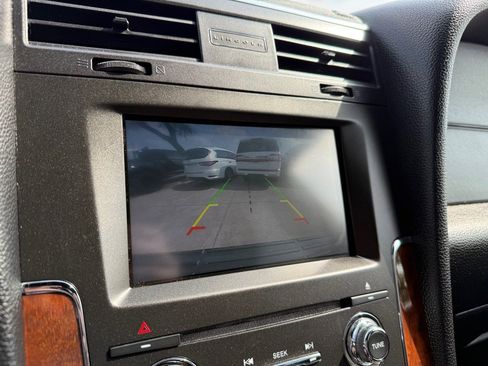Used 2015 Lincoln Navigator 2WD image 37