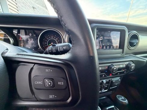 Used 2021 Jeep Wrangler Unlimited Sport AWD/4WD image 30