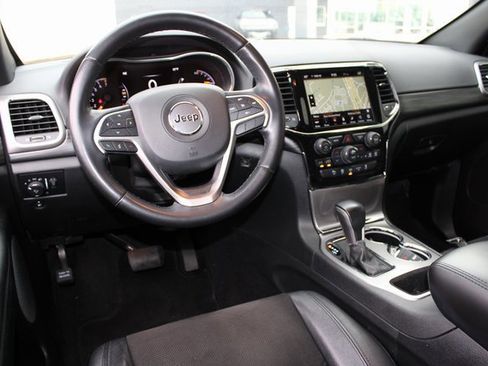 Used 2022 Jeep Grand Cherokee Laredo X image 5