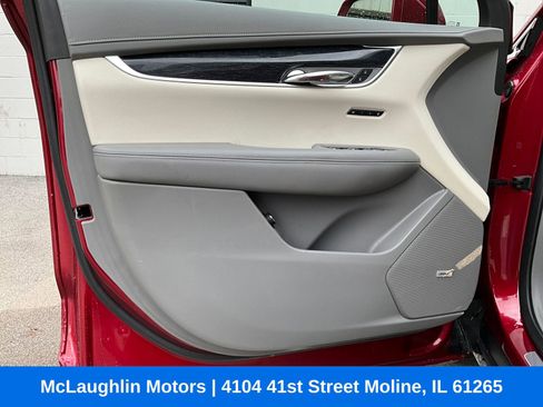 Used 2020 Cadillac XT6 Premium Luxury AWD/4WD image 23