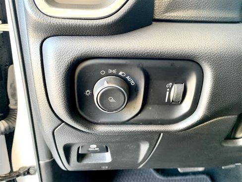 Used 2024 RAM 1500 Laramie image 29