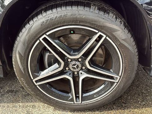 Certified 2025 Mercedes-Benz GLS 450 4MATIC image 10