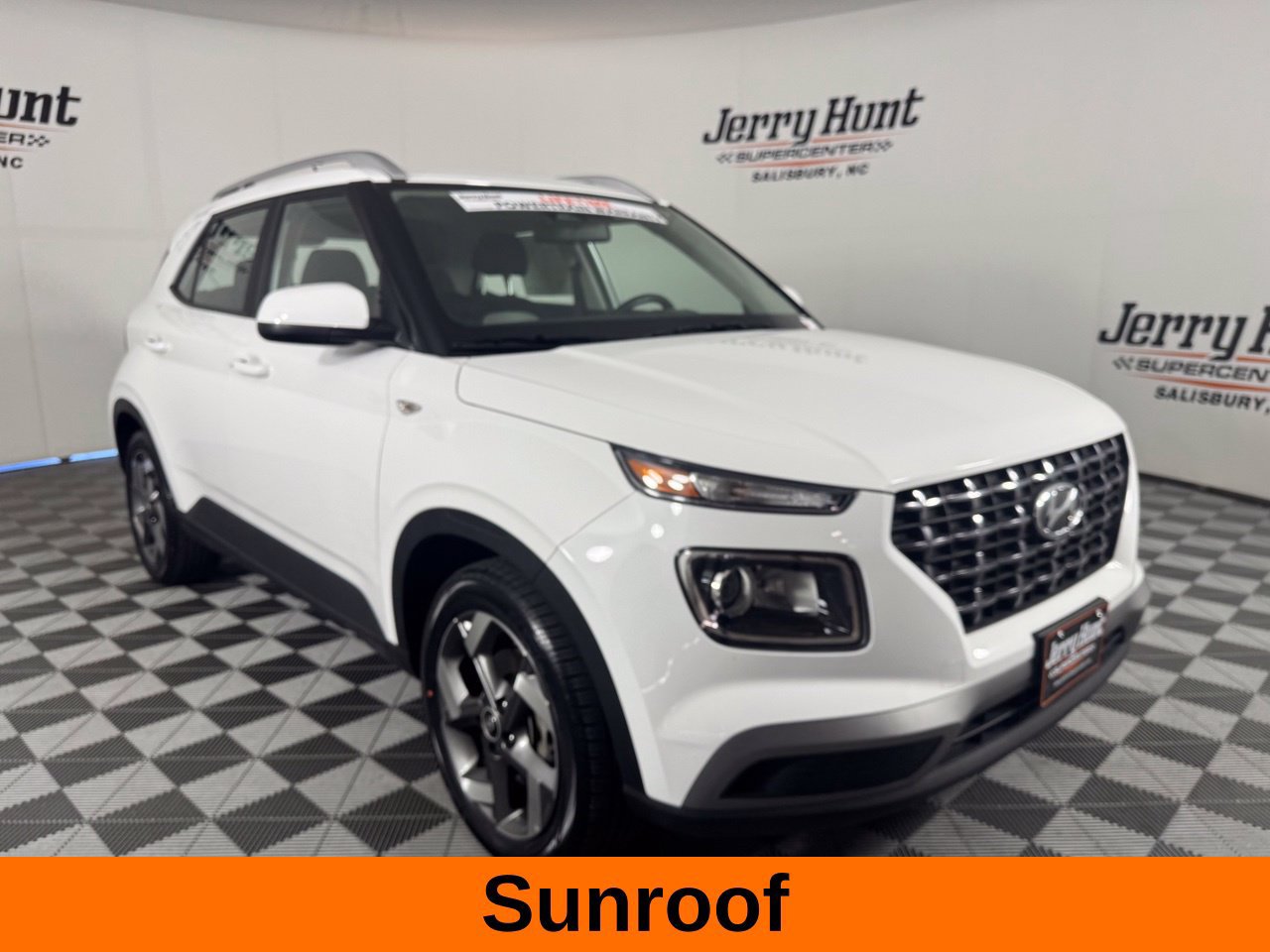 Used 2025 Hyundai Venue SEL FWD image 6