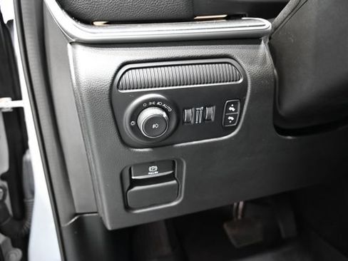 Used 2022 Jeep Wagoneer Series I AWD/4WD image 28