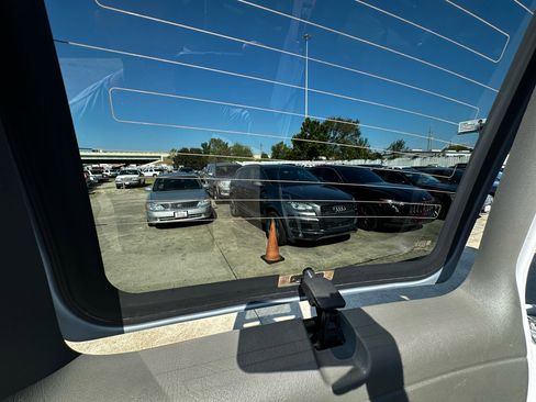 Used 2006 Chevrolet Express 3500 Passenger w/ LT Preferred Equipment Group image 48