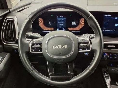 Used 2024 Kia Sorento S image 27