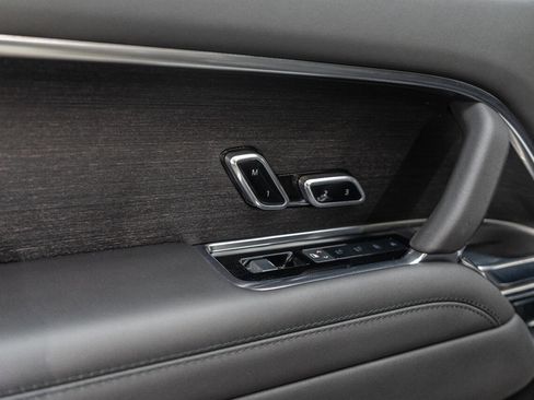 Used 2022 Land Rover Range Rover Long Wheelbase First Edition image 58