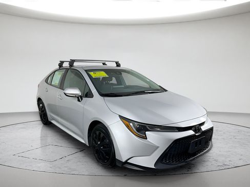 Used 2020 Toyota Corolla LE FWD image 1