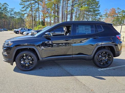 New 2026 Jeep Compass Latitude image 4