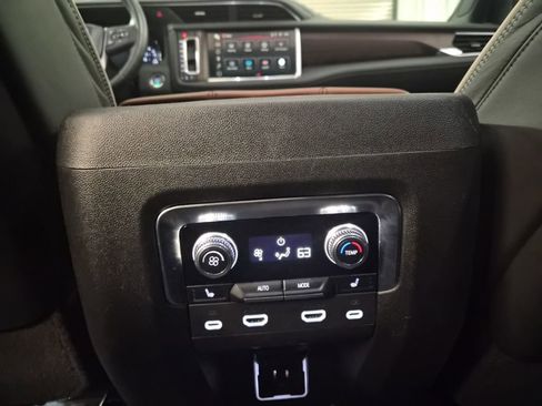 Used 2023 GMC Yukon XL Denali Ultimate image 43