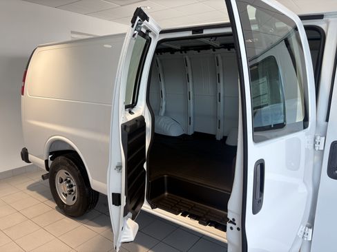 New 2025 Chevrolet Express 3500 Extended w/ Driver Convenience Package image 6