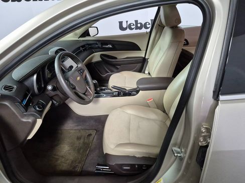 Used 2015 Chevrolet Malibu LT w/ Power Convenience Package image 9