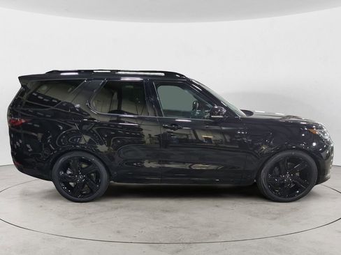 New 2026 Land Rover Discovery Limited Edition image 6