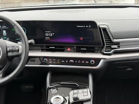 Used 2025 Kia Sportage EX AWD/4WD image 9