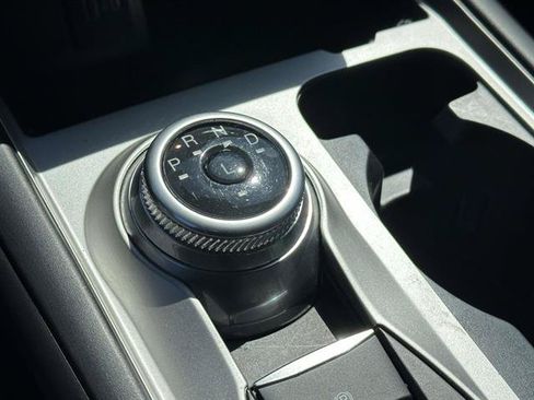 Used 2023 Ford Explorer XLT AWD/4WD image 41