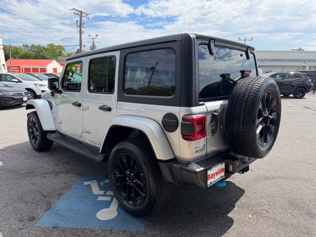 Used 2023 Jeep Wrangler Unlimited Sahara w/ Cold Weather Group AWD/4WD image 22