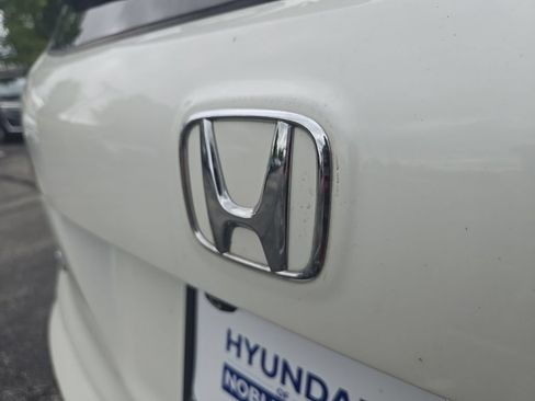 Used 2017 Honda Pilot Touring image 14