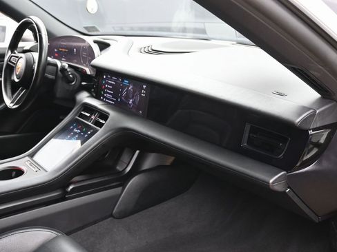 Used 2021 Porsche Taycan image 37