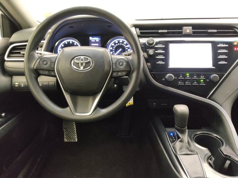 Used 2018 Toyota Camry LE image 22