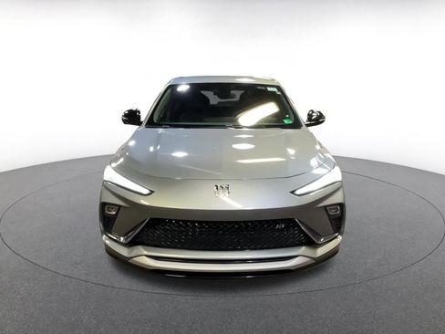 Used 2025 Buick Envista Sport Touring image 4