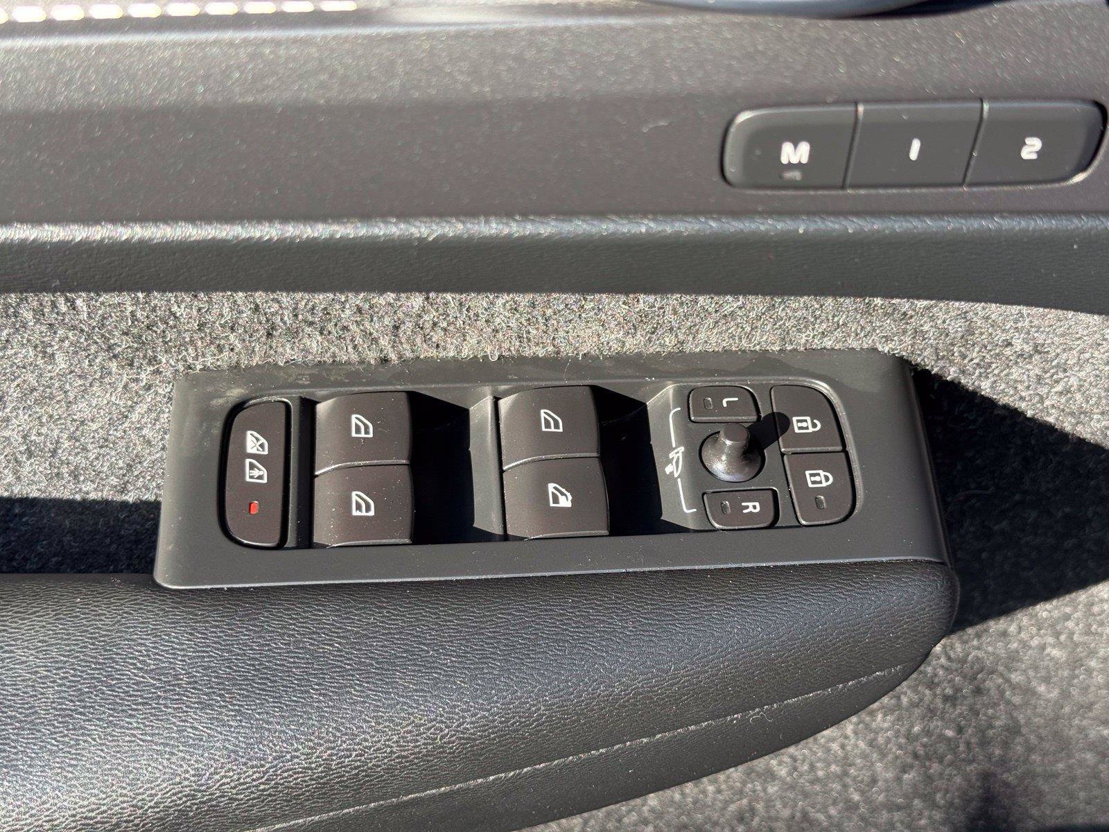 Used 2019 Volvo XC40 T5 R-Design AWD/4WD image 16