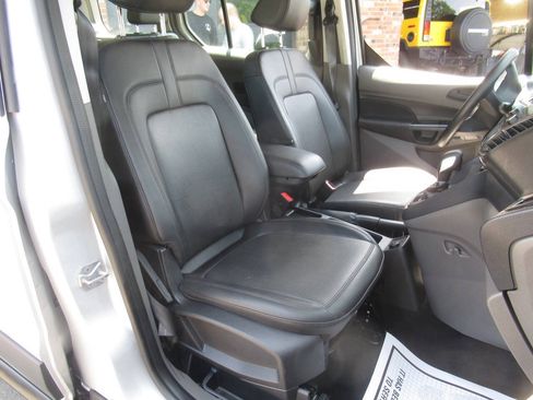 Used 2023 Ford Transit Connect XL FWD image 6