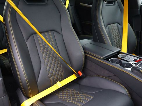 Used 2025 Lamborghini Urus SE AWD/4WD image 18