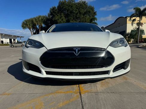 Used 2015 Tesla Model S 70D image 9